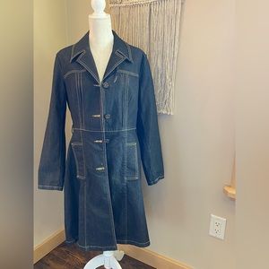 Bisou Bisou denim trench jacket. Size large. Missing belt.